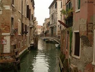 In den Gassen von Venedig. Wasserstra&szlig;en statt Asphalt